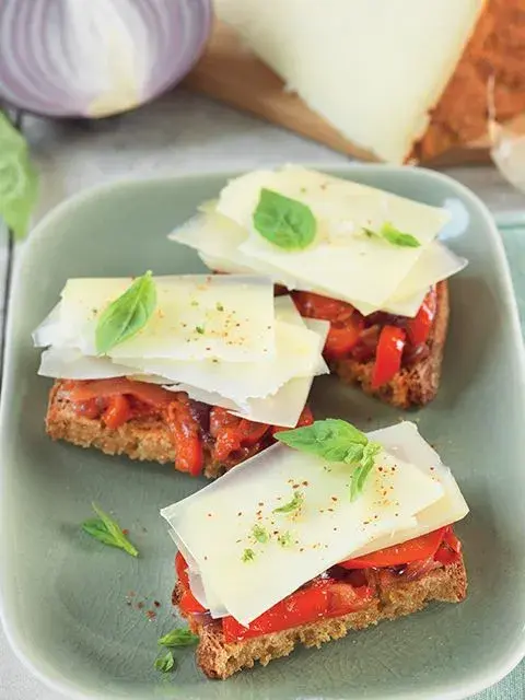 Crostinis aux poivrons rouges